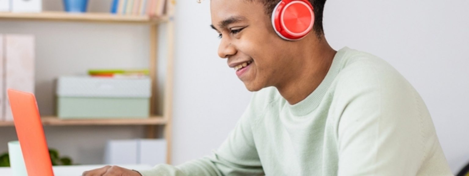 Shutterstock 2454973915